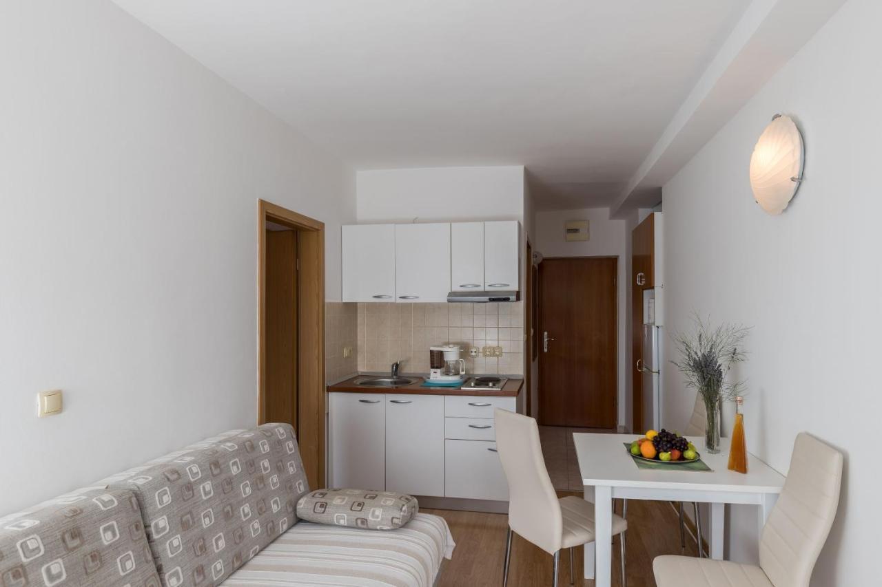 Apartments & Room Eva Slano Chambre photo