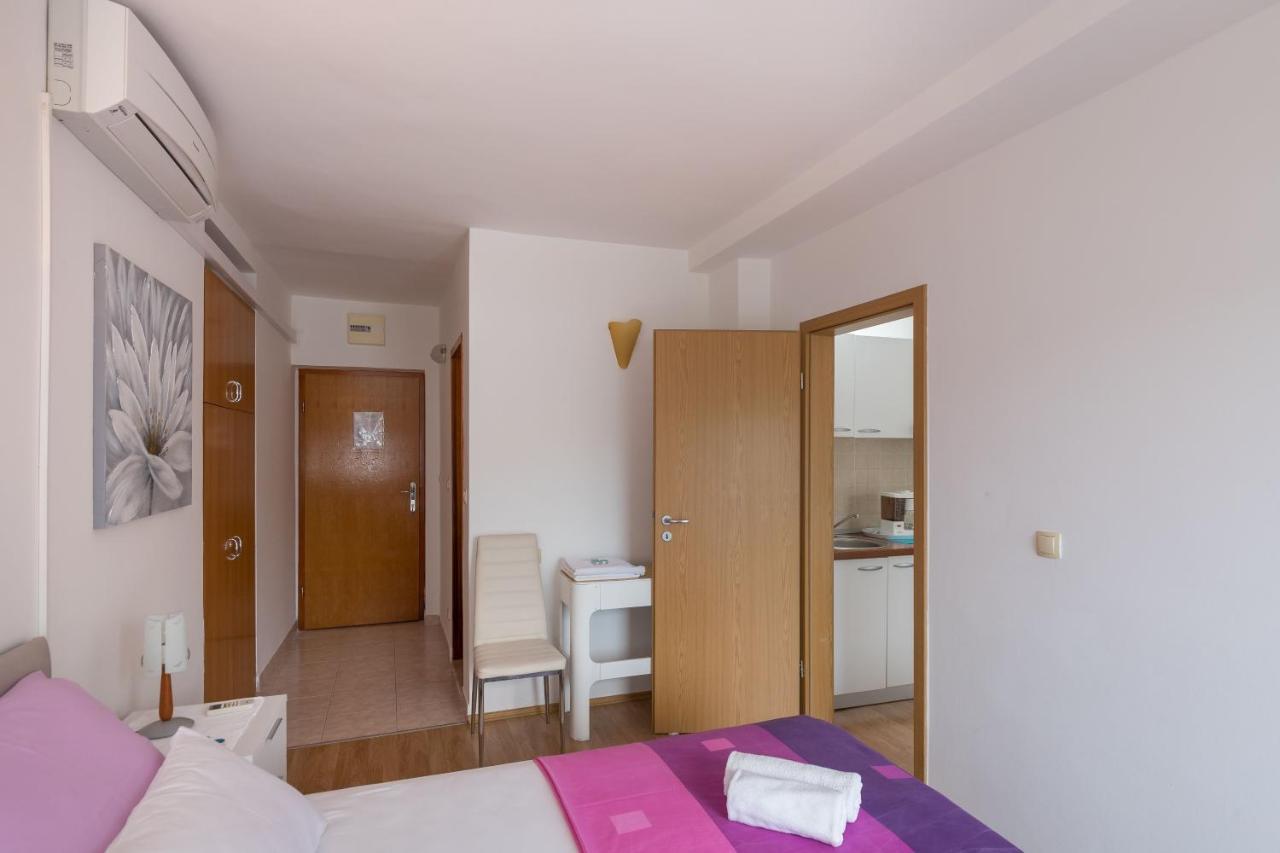 Apartments & Room Eva Slano Chambre photo